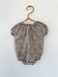 HUTTELIHUT romper i Liberty str. 1-3 mdr