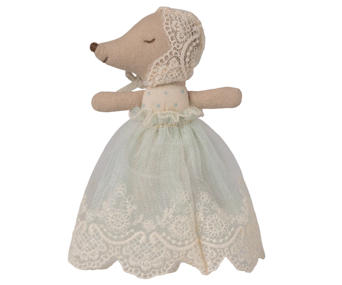 Maileg Babymus i dåbskjole - Lyseblå
