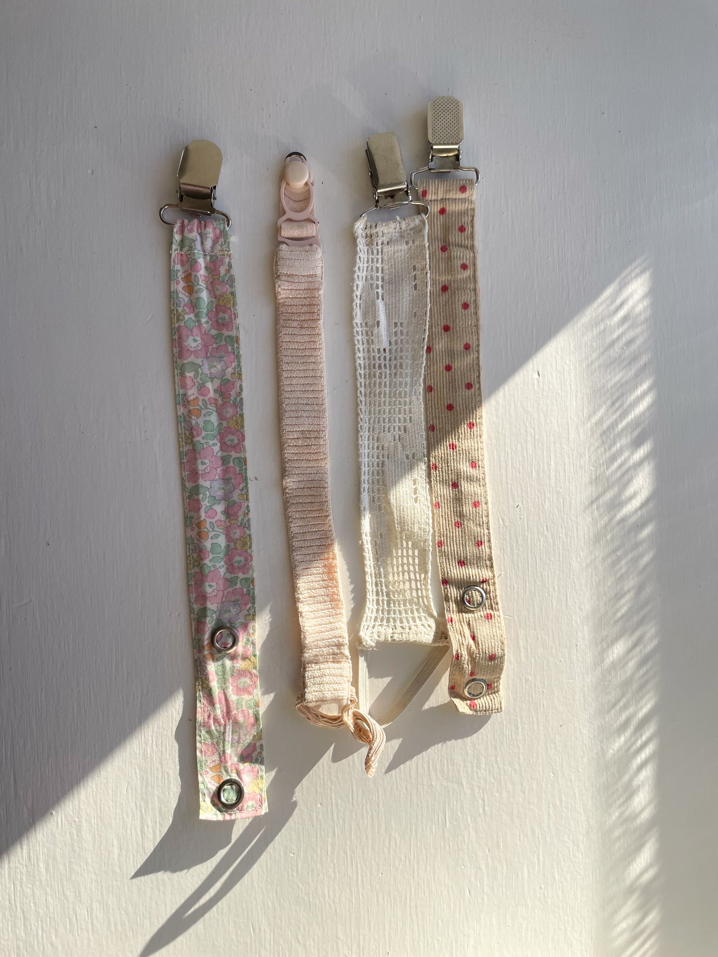 Assars Datter elastisk suttesnor