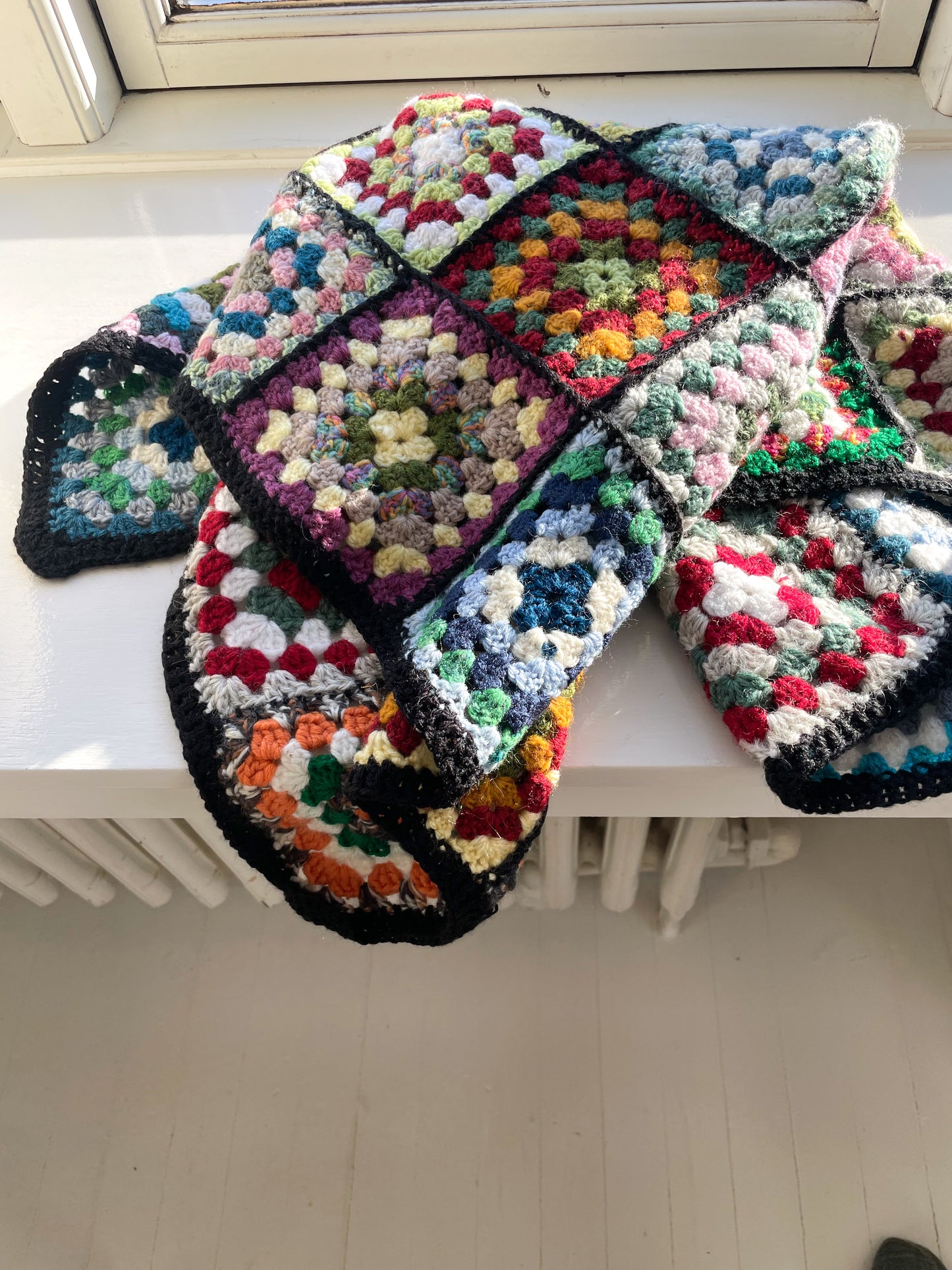 Håndlavet hæklet babytæppe - multi