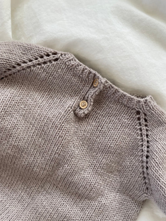 Håndstrikket flæsebluse, Merino str. 6-9 mdr