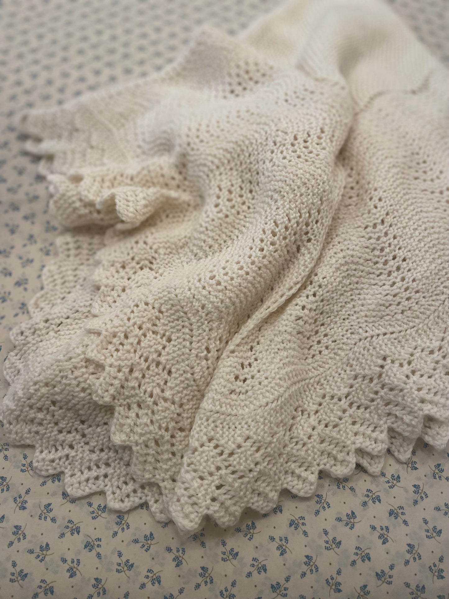 Håndstrikket Mary svøb/tæppe i baby merino