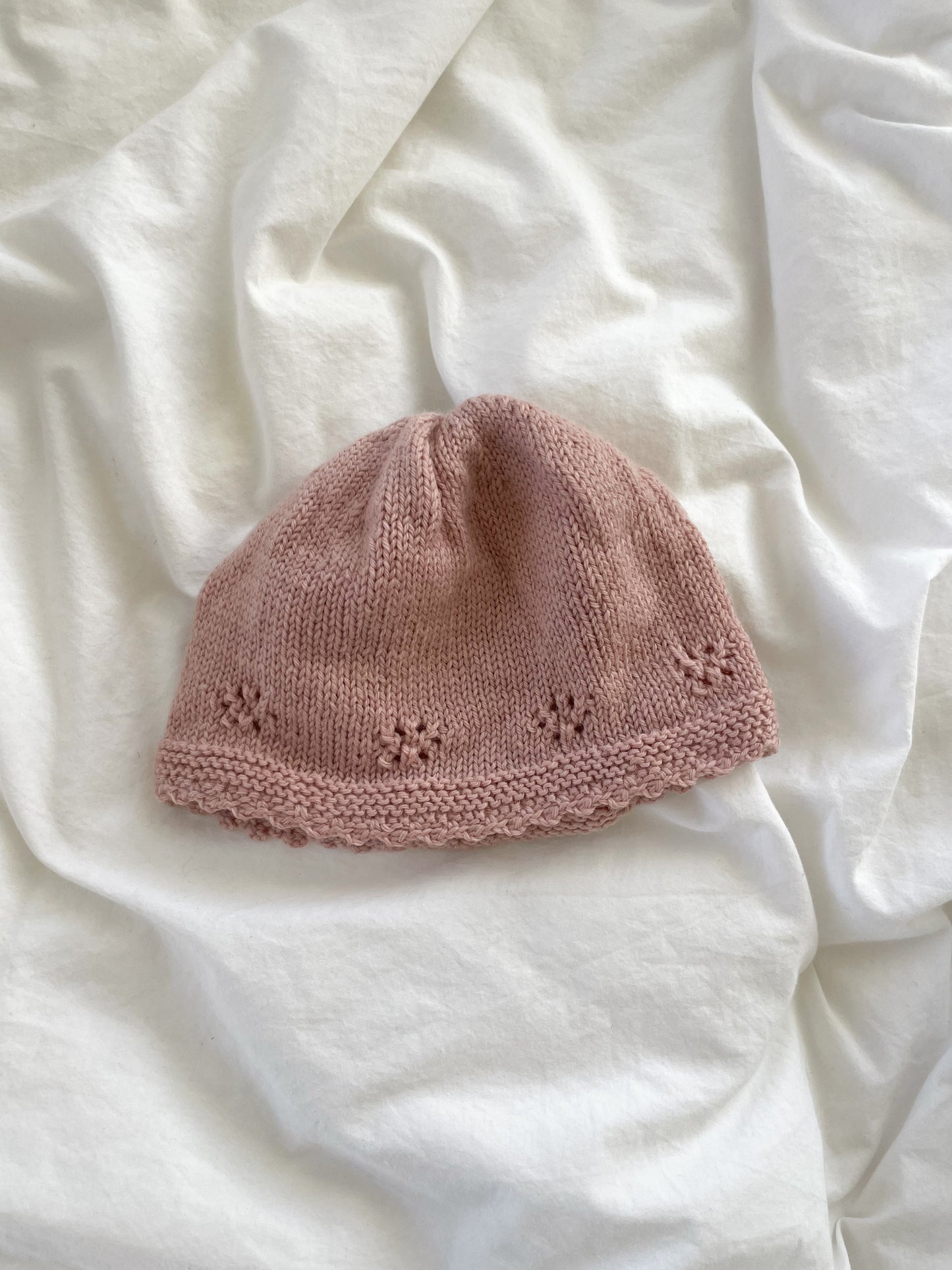 Håndstrikket rosa hue str. 68