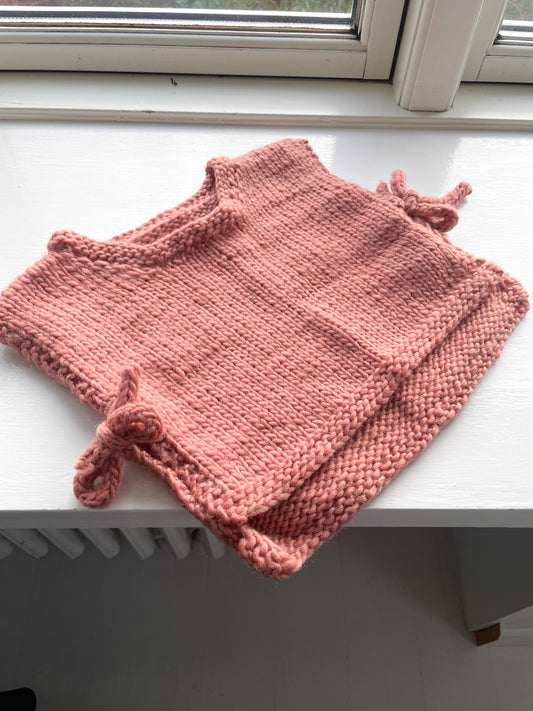 Håndstrikket vest, uld str. 6-12 mdr