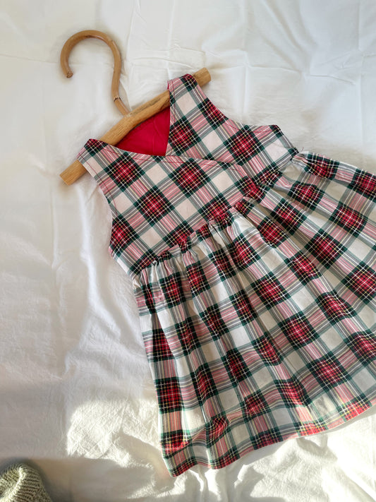 Håndsyet ternet kjole str. 2 år