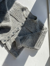 Håndstrikket grå cardigan, Merino str. 9 mdr