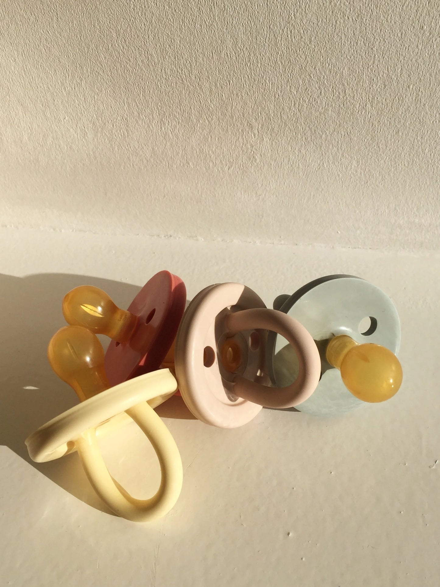 Konges Sløjd Mio anatomisk sut - 18mdr+ - Light Green