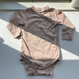 MarMar slå-om bodystocking, blomstret str. 2-4 mdr