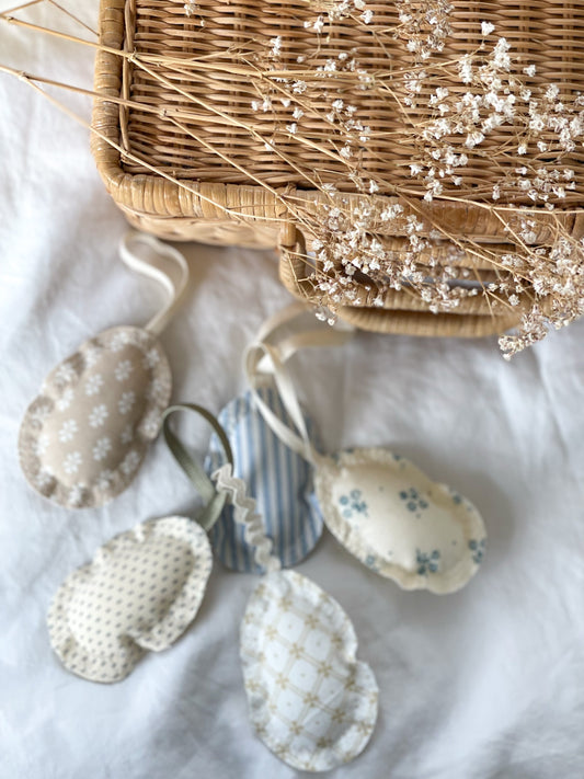 Notre Nóm håndlavet påskeæg - Beige m. sort