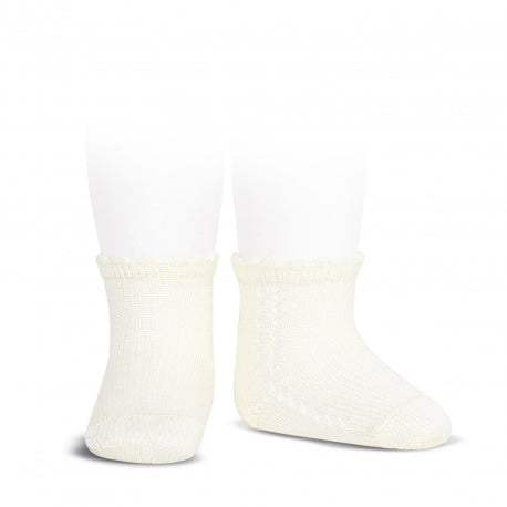Cóndor Perle babystrømper med mønster i siden, Cream