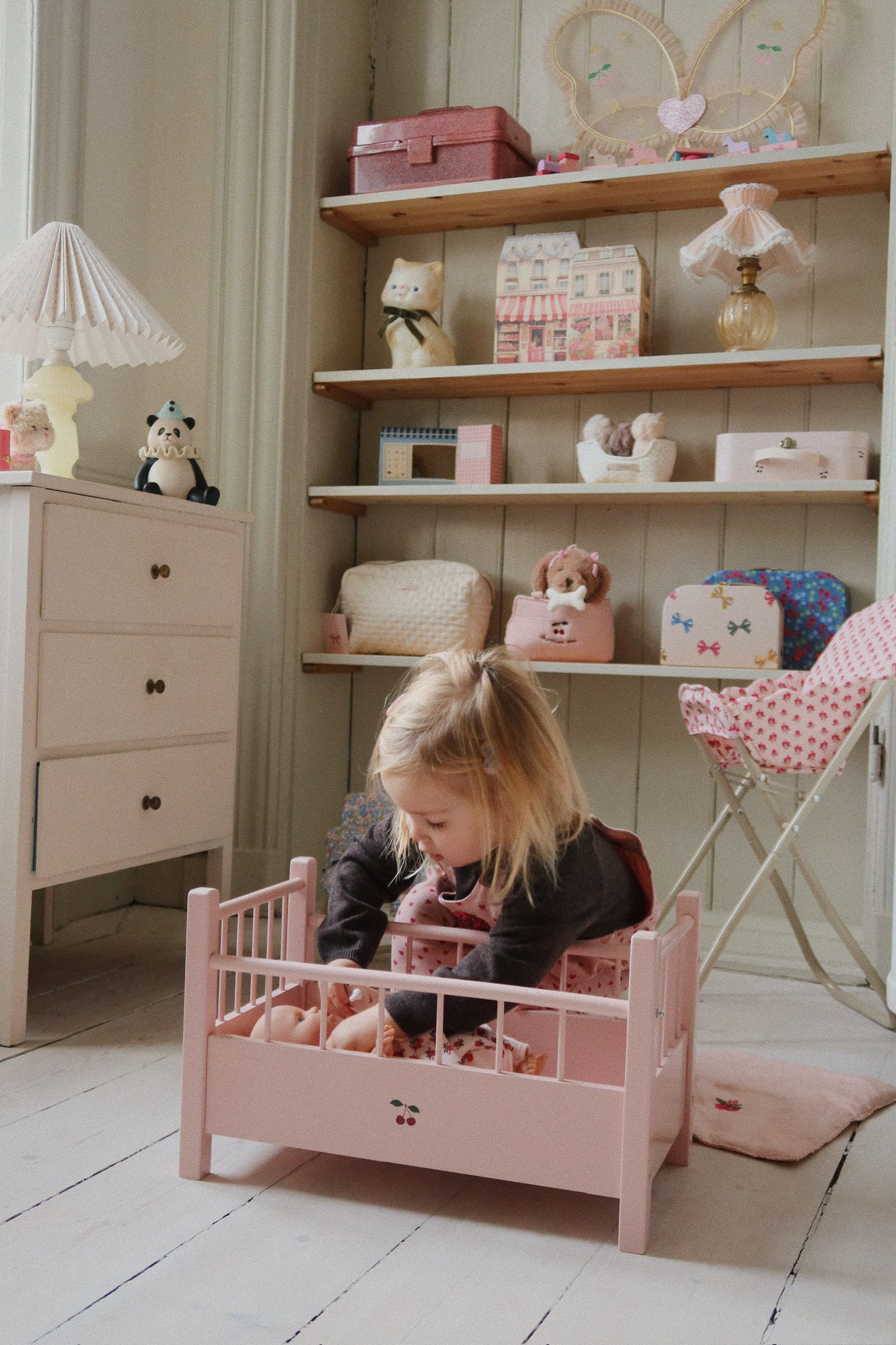 Konges Sløjd Doll Bed